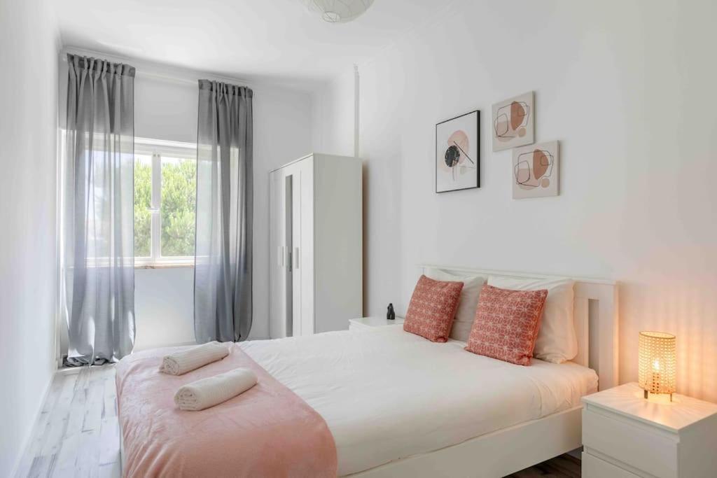 Lovely 3-Bedroom Condo W/ Free Parking On Premises Queluz Εξωτερικό φωτογραφία